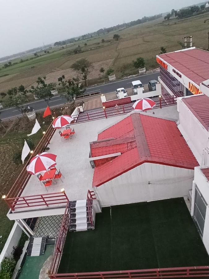 Gods County. Resort & Banquets Tarapith Bagian luar foto