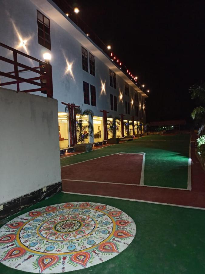 Gods County. Resort & Banquets Tarapith Bagian luar foto