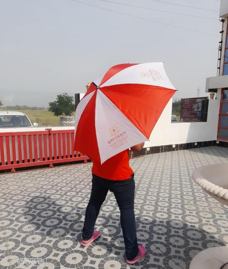 Gods County. Resort & Banquets Tarapith Bagian luar foto