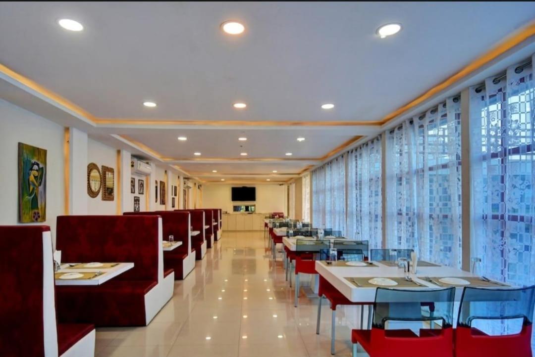 Gods County. Resort & Banquets Tarapith Bagian luar foto