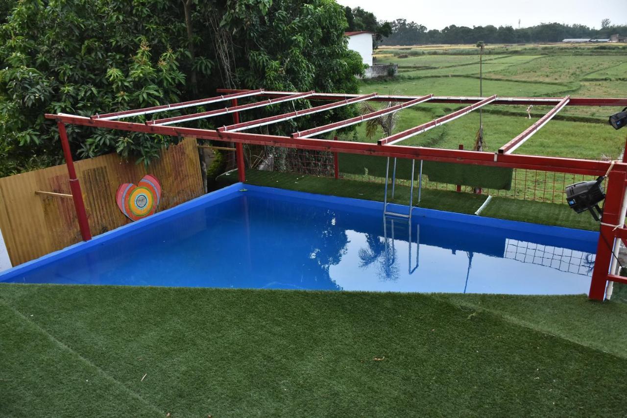 Gods County. Resort & Banquets Tarapith Bagian luar foto